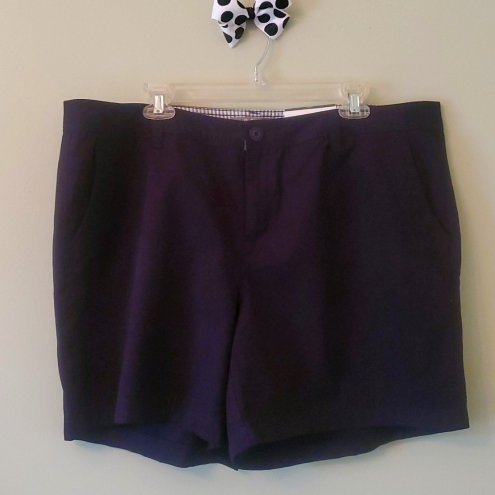 NWT Women's Natural Reflections Shorts 18w (black)